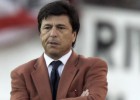 Passarella acusado por fraude por su sucesor en River Plate