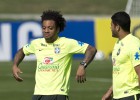 Marcelo enseña a la 'canarinha' cómo parar a Luka Modric