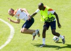 Robben y Martins Indi casi se pegan y luego firman la paz