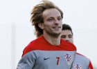 Los fichajes de Bravo e Ivan Rakitic, pendientes de flecos
