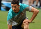 Cristiano Ronaldo entrenó con una protección en la rodilla