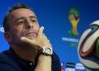 Paulo Bento no desvela con qué delantero centro jugará