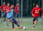 Chile se entrena con Vidal entre algodones y sin Carmona