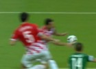 México reclama un penalti por claras manos del croata Srna