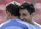 Uruguay se entrena en Natal sin Suárez ni los titulares