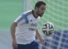 Higuaín llega con obsesión de gol tras 11 meses sin marcar