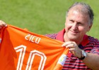 Zico cree que la presión impide a Brasil hacer 