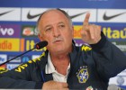 Felipe Scolari deja su cargo a disposición de la CBF