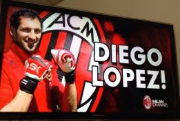Diego López acudió ayer a Valdebebas para despedirse