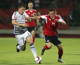 Vibe salva el empate para Dinamarca contra Albania