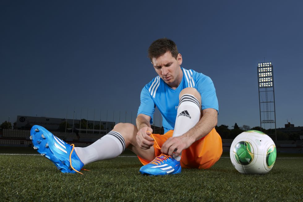 una taza de Publicidad equipo Adidas prefiere a Messi en otro club, según un informe interno - AS.com