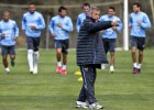 Tabárez confirmó a Giménez y a Godín en el once titular