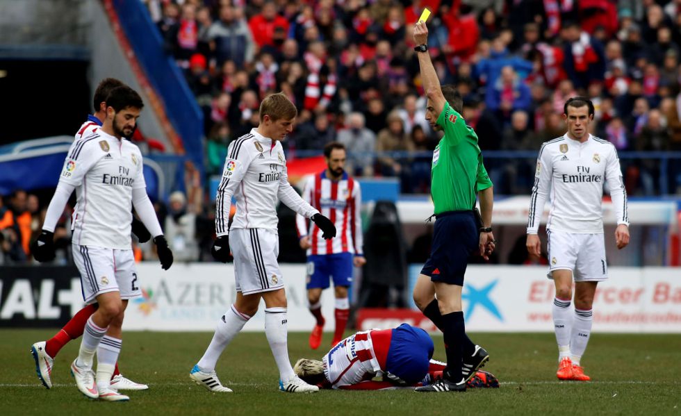 Cinco apercibidos de sanción en el Atlético y tres en el Madrid