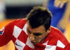 Buffon a Mandzukic: ''Tienes que fichar por la Juventus''