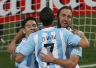 Argentina vence con gol de Higuaín y pasa primera de grupo