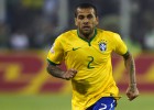 Alves está entre algodones, pero será titular ante Paraguay