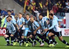 Un penalti de Tévez clasifica a Argentina para las semifinales