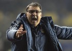 Martino: primero en dos finales con selecciones distintas