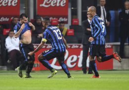 El Inter desbanca al Roma del liderato con un gol de Medel
