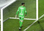 Víctor Valdés makes return to action in Standard Liege win