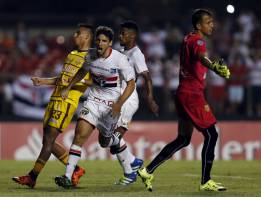 Sao Paulo golea a Trujillanos con cuatro goles de Calleri