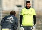 Goalkeeper Casilla set for first Real run-out in four months
