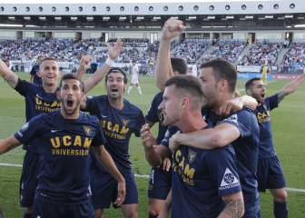 El Castilla no puede con el UCAM, que asciende a Segunda