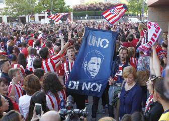 Tres mil atléticos piden en el Calderón que siga Simeone