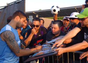 Suárez entrena con Uruguay y podría jugar la fase de grupos