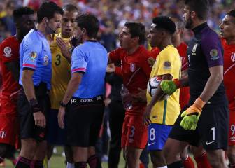 ¡Escándalo! Un clamoroso gol con la mano elimina a Brasil