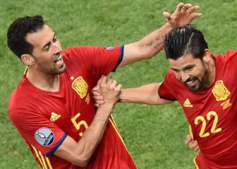 Busquets and Piqué bang the Barcelona drum for Nolito