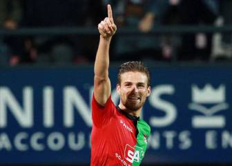 Un error de Christian Santos le renueva automáticamente con el NEC pese a acabar contrato