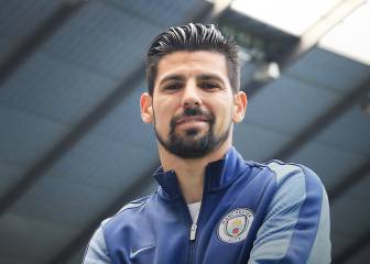 Nolito joins Manchester City and will wear the No. 9 shirt