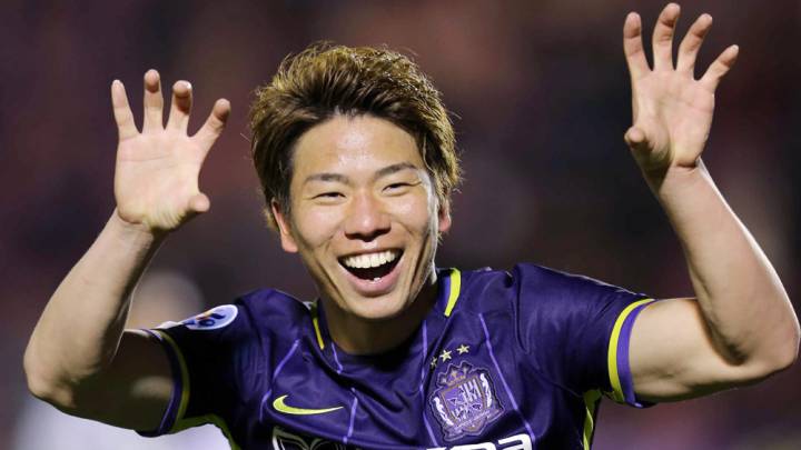Arsenal Bring In Japanese Forward Takuma Asano As Com Arsenal Bring In Japanese Forward Takuma Asano As Com