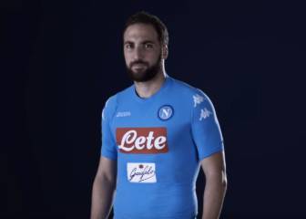 Higuaín presents the 2016/17 Napoli kit; Callejon renews