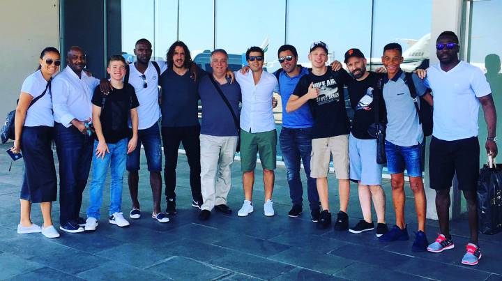 Puyol, Deco y Abidal llegan a Barcelona desde Turquía