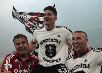 El mercado le abre una puerta al Barça: Mario Gómez