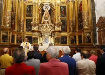 Burgo de Osma rojiblanco: ofrenda floral y nueva peña