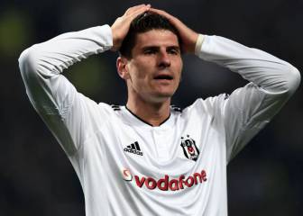 Mario Gómez talking to Barça and Dortmund, say Besiktas