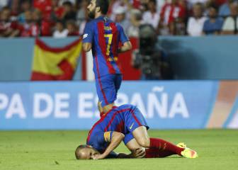 Iniesta tiene una distensión en la rodilla: dos semanas de baja