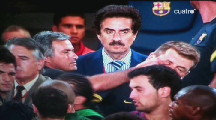 17-A: Mourinho mete el dedo en el ojo a Tito en la Supercopa