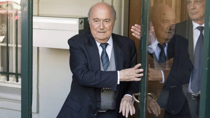 La comisión de Ética de la FIFA abre expedientes contra Blatter