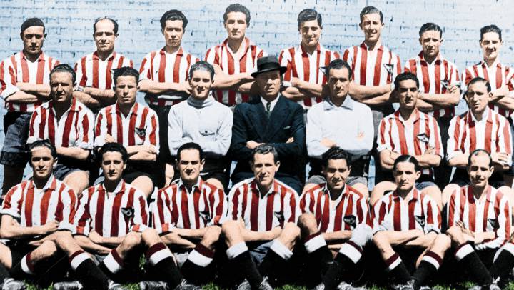 La plantilla del Atlético Aviación que subió a Primera en 1939.