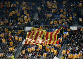 Pro-independence flags fill the Camp Nou once again