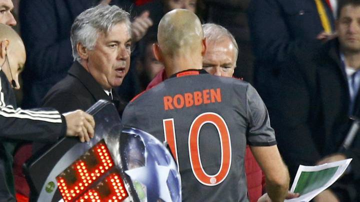 Robben se marchó del campo molesto por la decisión de Ancelotti.