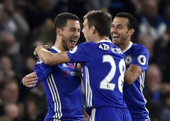 Hazard stars as Chelsea thrash Everton to go top of the league