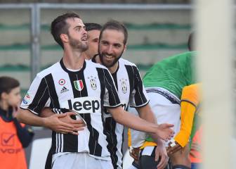 La precisión de Pjanic remolca a la Juventus ante el Chievo