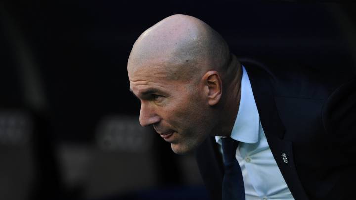Zinedine Zidane, entrenador del Real Madrid, en una imagen de archivo durante un partido.