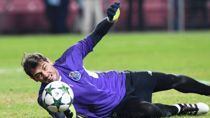 images Julen Lopetegui Goalkeeper spain lopetegui take note iker