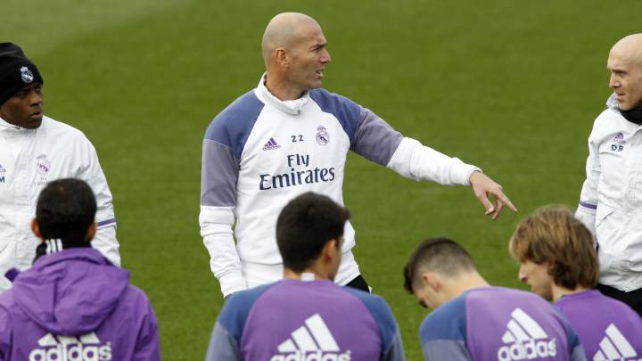 Zidane mantiene la moral: utilizó a los 24 del primer equipo
